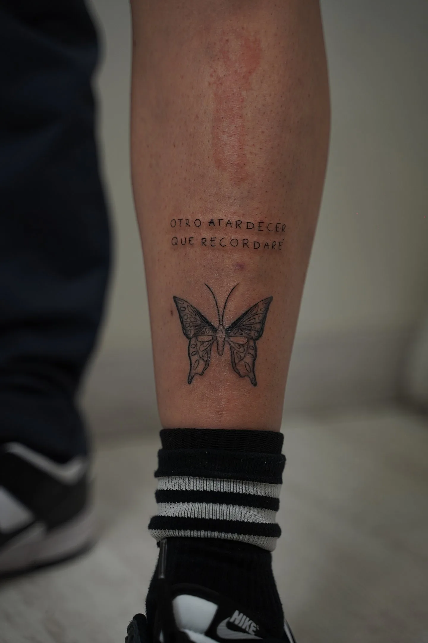 77) “OTRO ATARDECER QUE RECORDARÉ” + mariposa personalizada