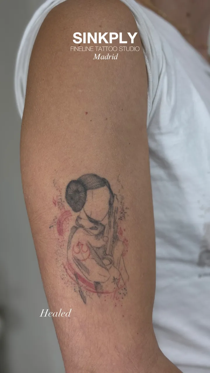 Retrato fine line cicatrizado — Sinkply Tattoo Madrid