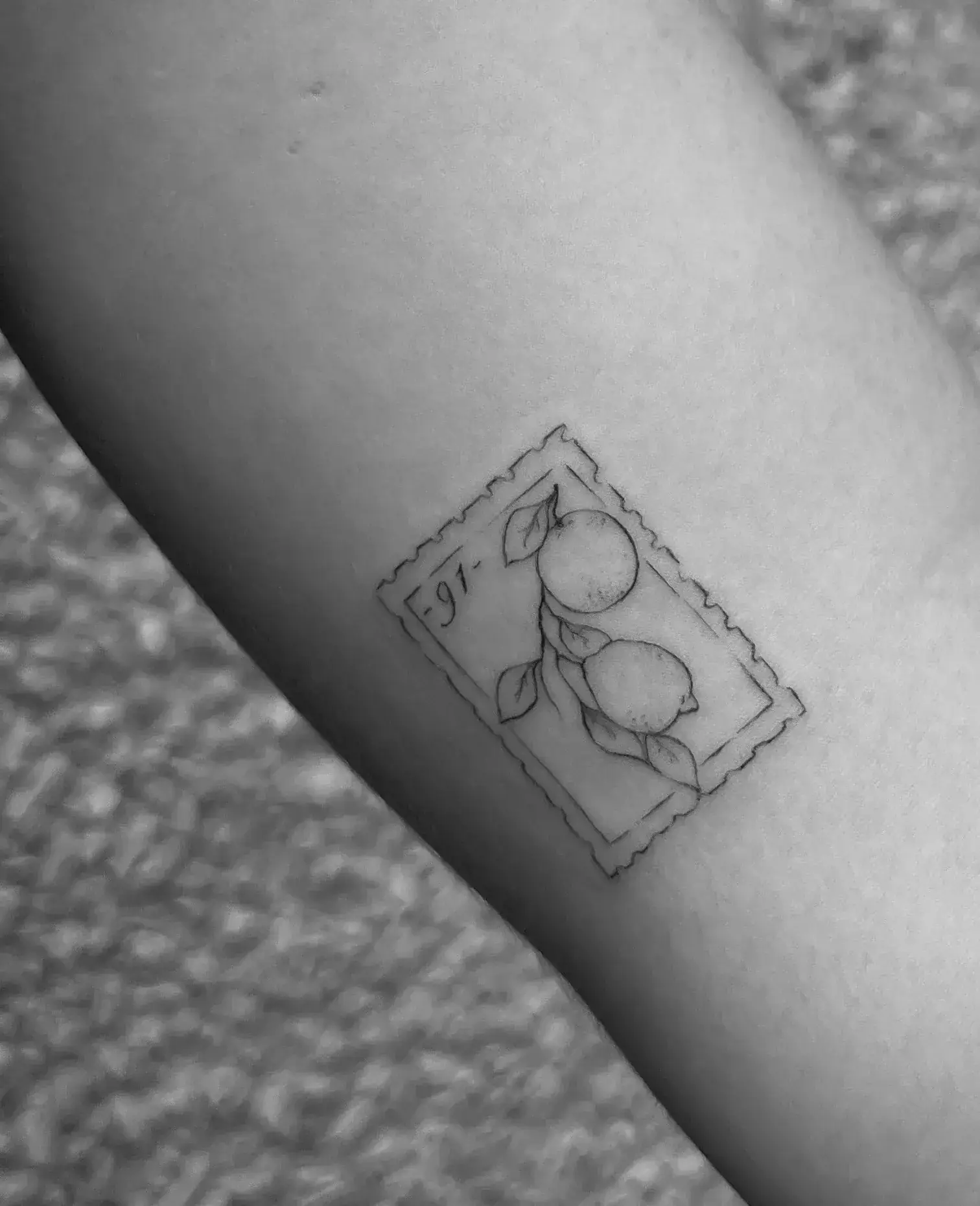 Walk-in fine line mini tattoo from our flash sheet ready same day
