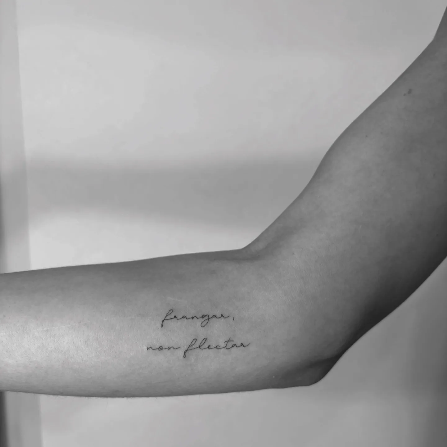 Fine line lettering tattoo Madrid · Sinkply · inspiration 12