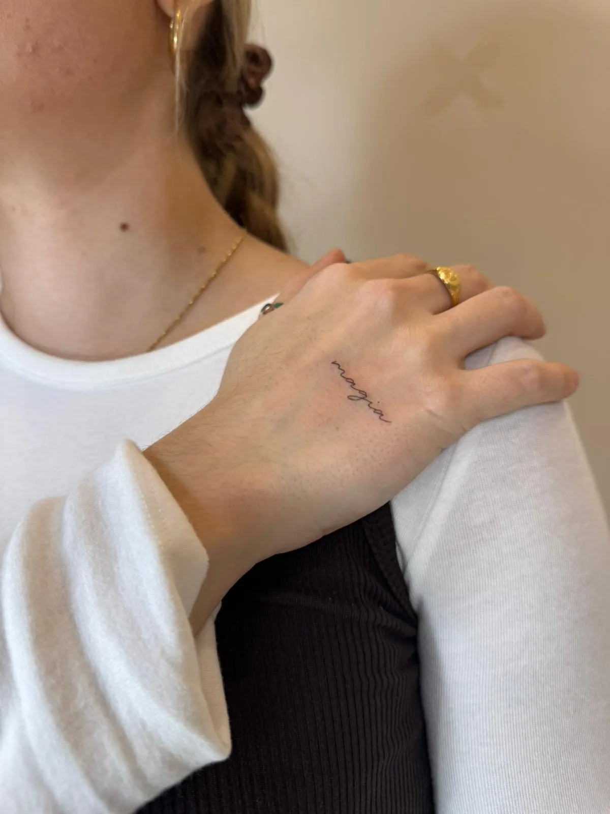 Tatuaje fine line en Madrid · marzo 2026